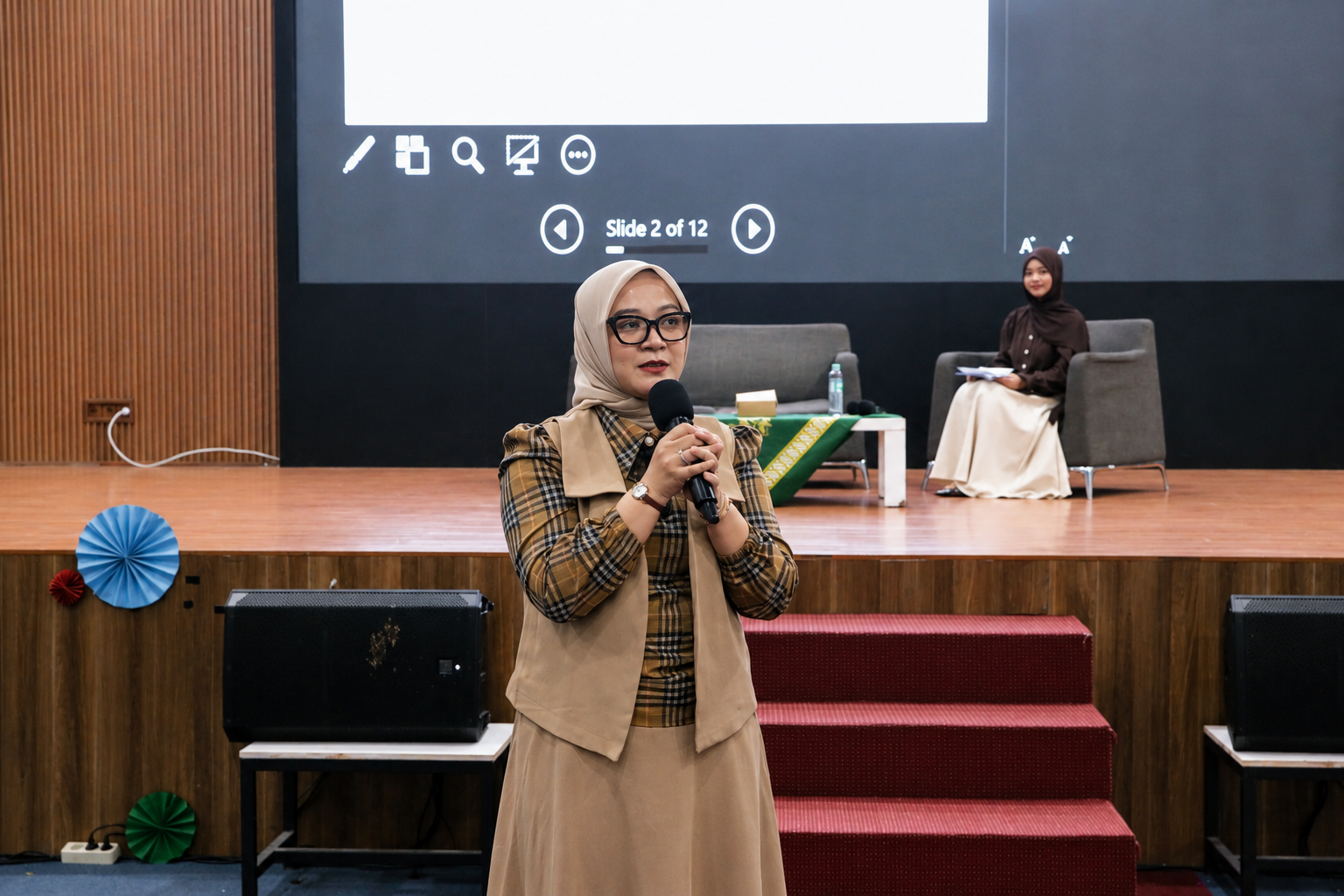 Seminar Himprofar UM Bandung Kupas Masa Depan Dunia Farmasi