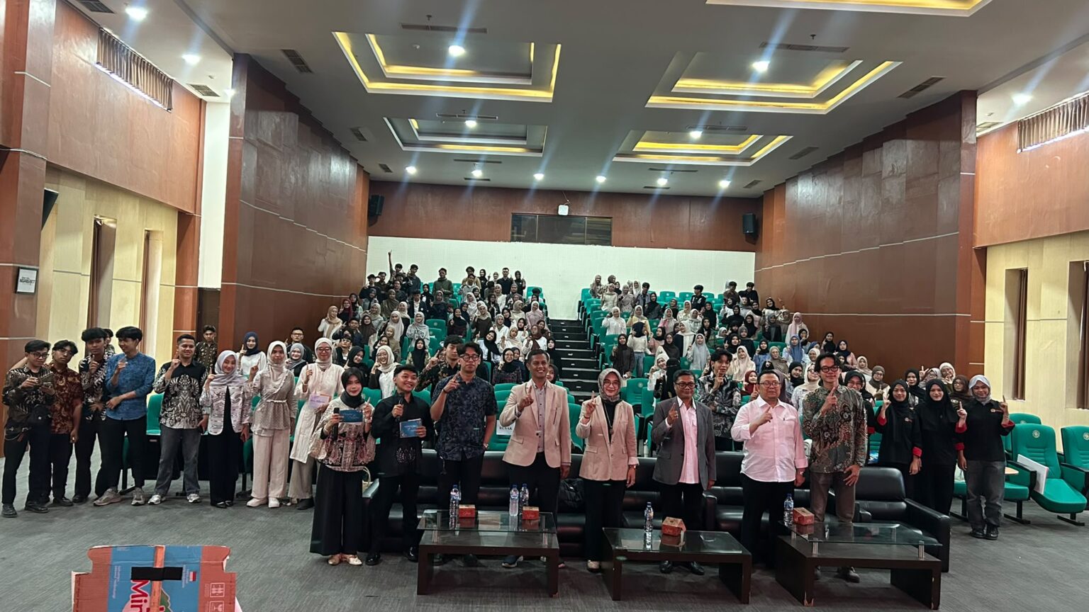 Berbagi Strategi dengan Mahasiswa Adam Smith Business School University of Glasgow dalam Memilih Konsentrasi di Era Disrupsi