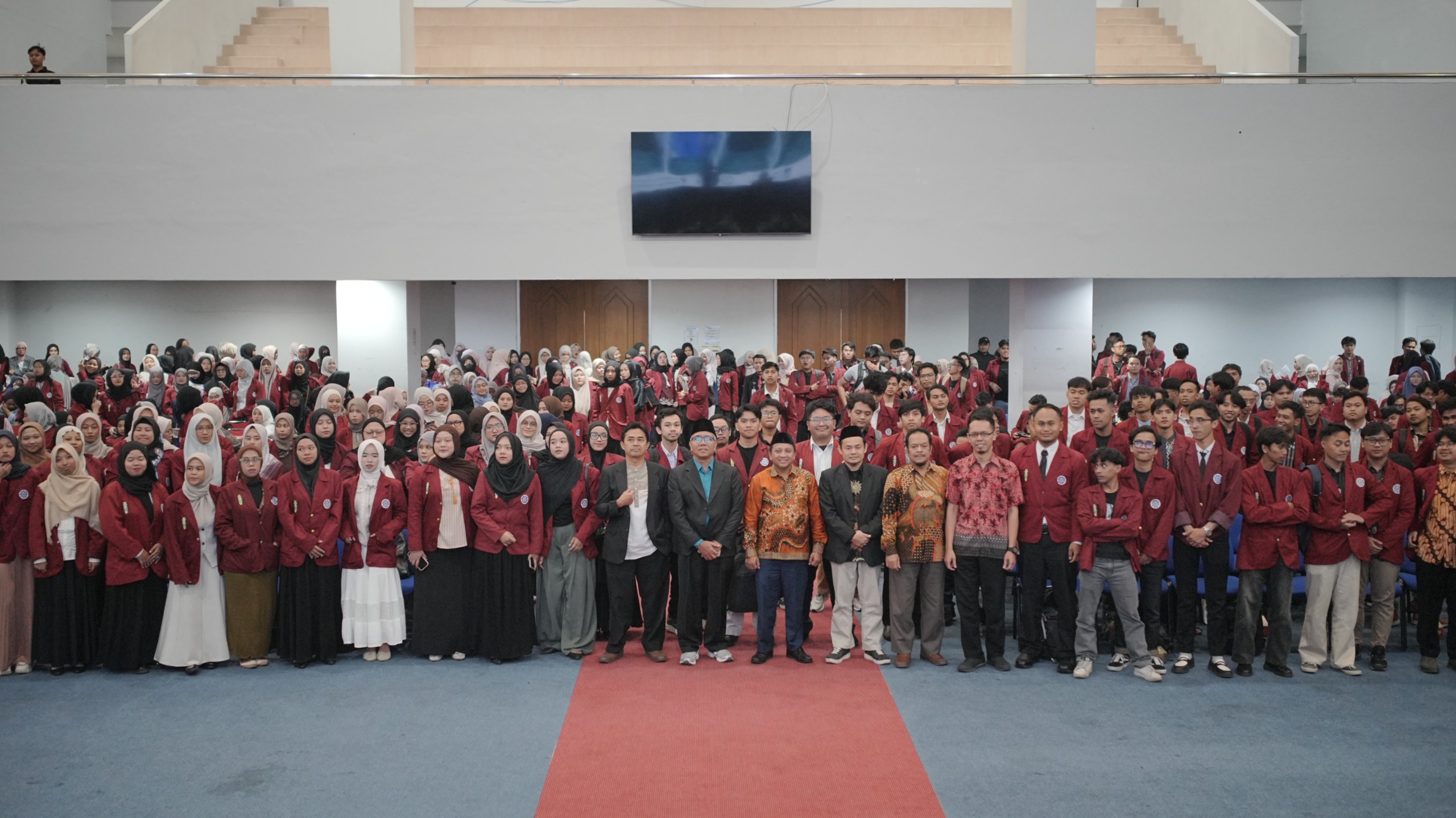Menjadi Sarjana Adalah Awal Perjalanan Menebar Manfaat pada Umat dan Bangsa
