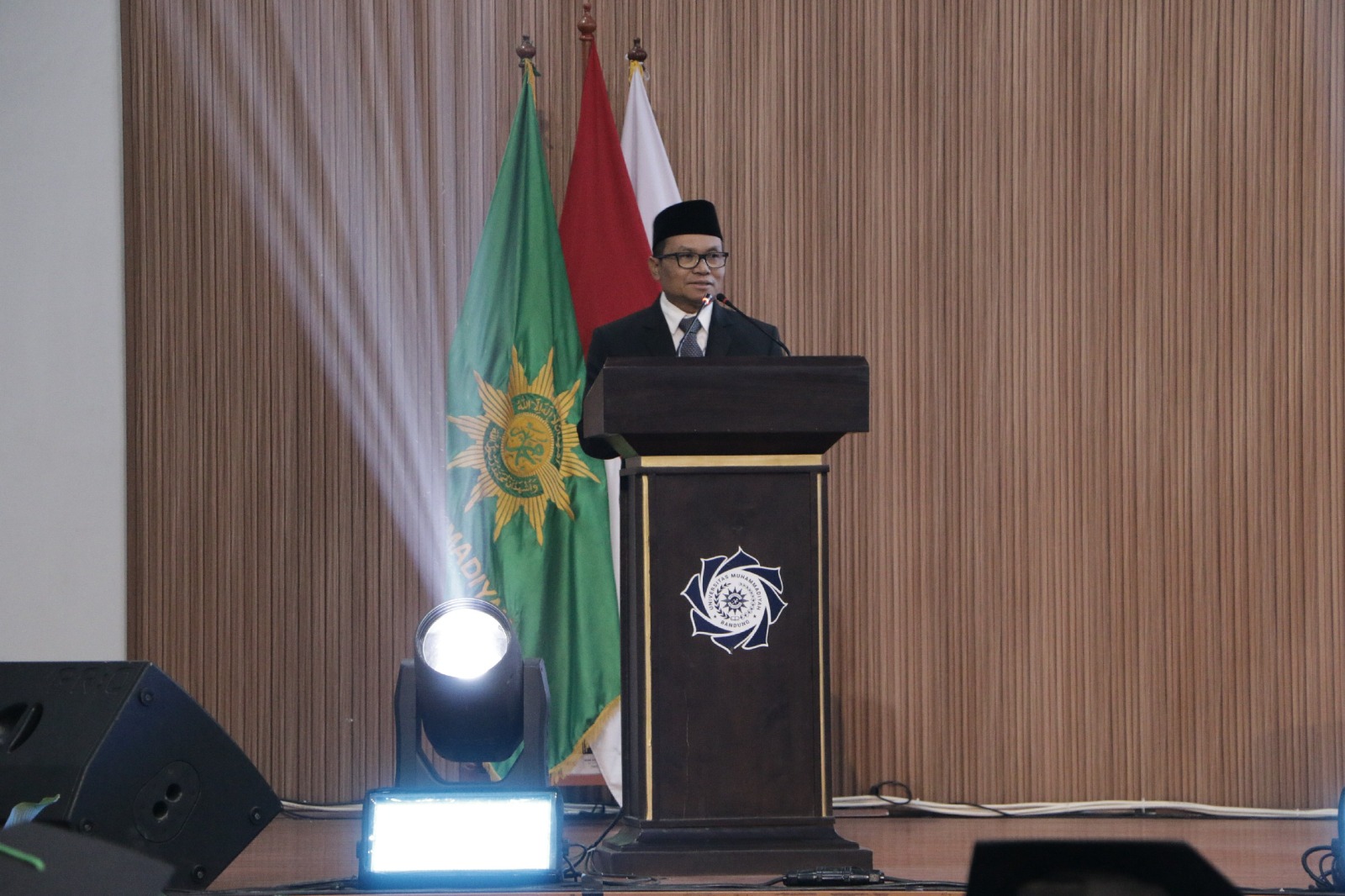 Jamhari Makruf Ajak Sarjana UM Bandung Bergerak, Bekerja, dan Menebar Manfaat