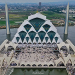 Bedah Kasus Masjid Al Jabbar Wisata Spiritual: Pola Baru Tarik Jutaan Peziarah